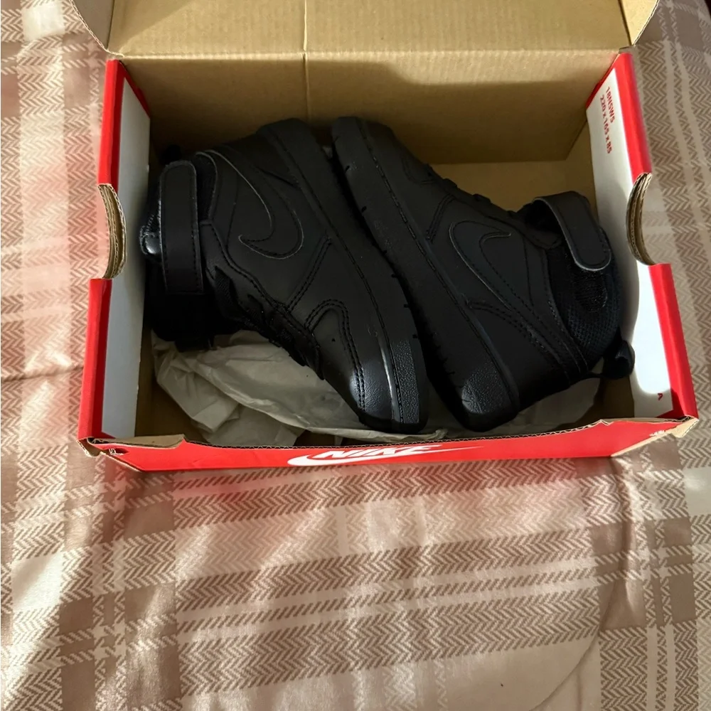 Meet your Posher, Bon - Picture 3 of 7